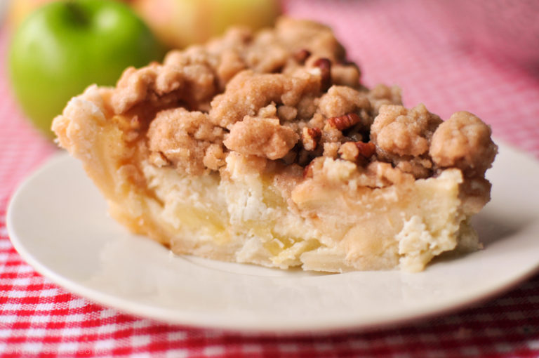 Sour Cream Apple Pie with Streusel Topping Katie Gets Creative